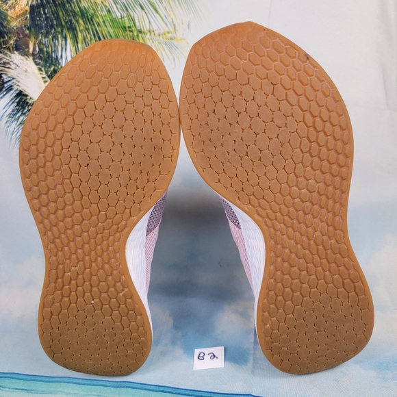 New Balance Fresh Foam Roav Women's 9 - Picture 9 of 10